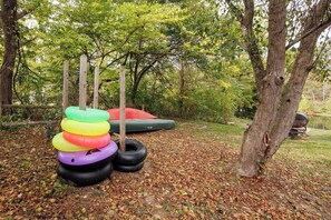 Property grounds - Gorgeous & Updated Riverfront home Sandy beach by River Fire Pit Hot Tub Fishing Kayaks (McGaheysville)