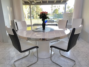 Dining - Cloud Nine | 3 Glam Master Suites & Stunning Desert Views – managed by Greenday (Rancho Mirage)