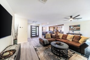 TV, fireplace