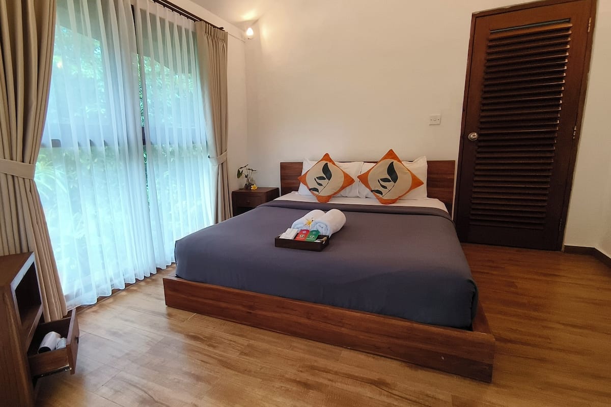 Chambre supérieure double, côté piste de ski | Accès au Wi-Fi (inclus), literie fournie