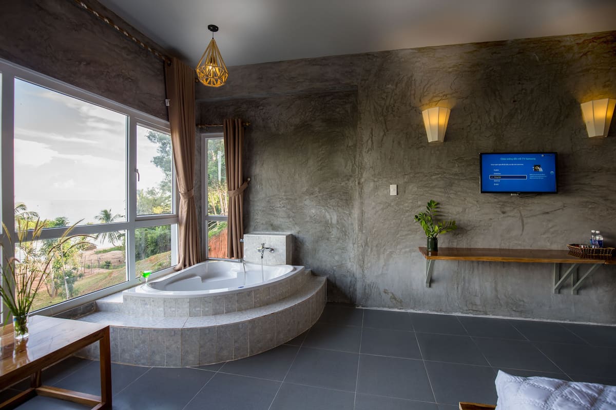 deep-soaking bathtub