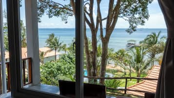 ๋๋ญ์ค ๋๋ธ๋ฃธ, ํน์ฌ์ด์ฆ์นจ๋ 1๊ฐ, ๋ฐ๋ค ์ ๋ง (Bungalow Deluxe Sea View) | ํด๋ณ/๋ฐ๋ค ์ ๋ง