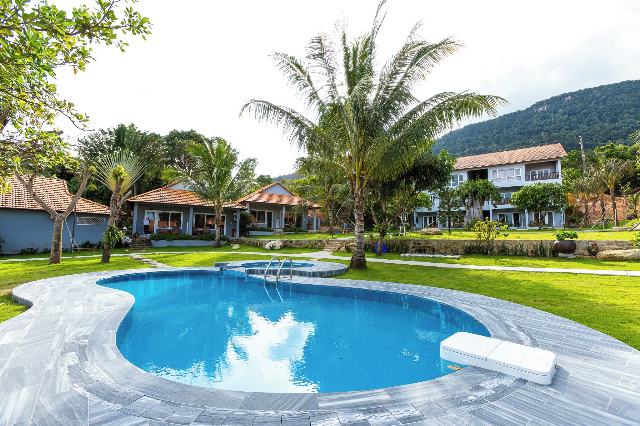 Outdoor pool, sun loungers