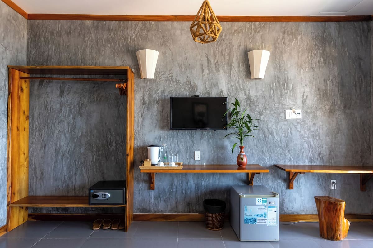 bungalow deluxe sea view | in-room dining