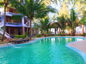 Bungalow | Outdoor pool - Orianna Resort (Mui Ne)