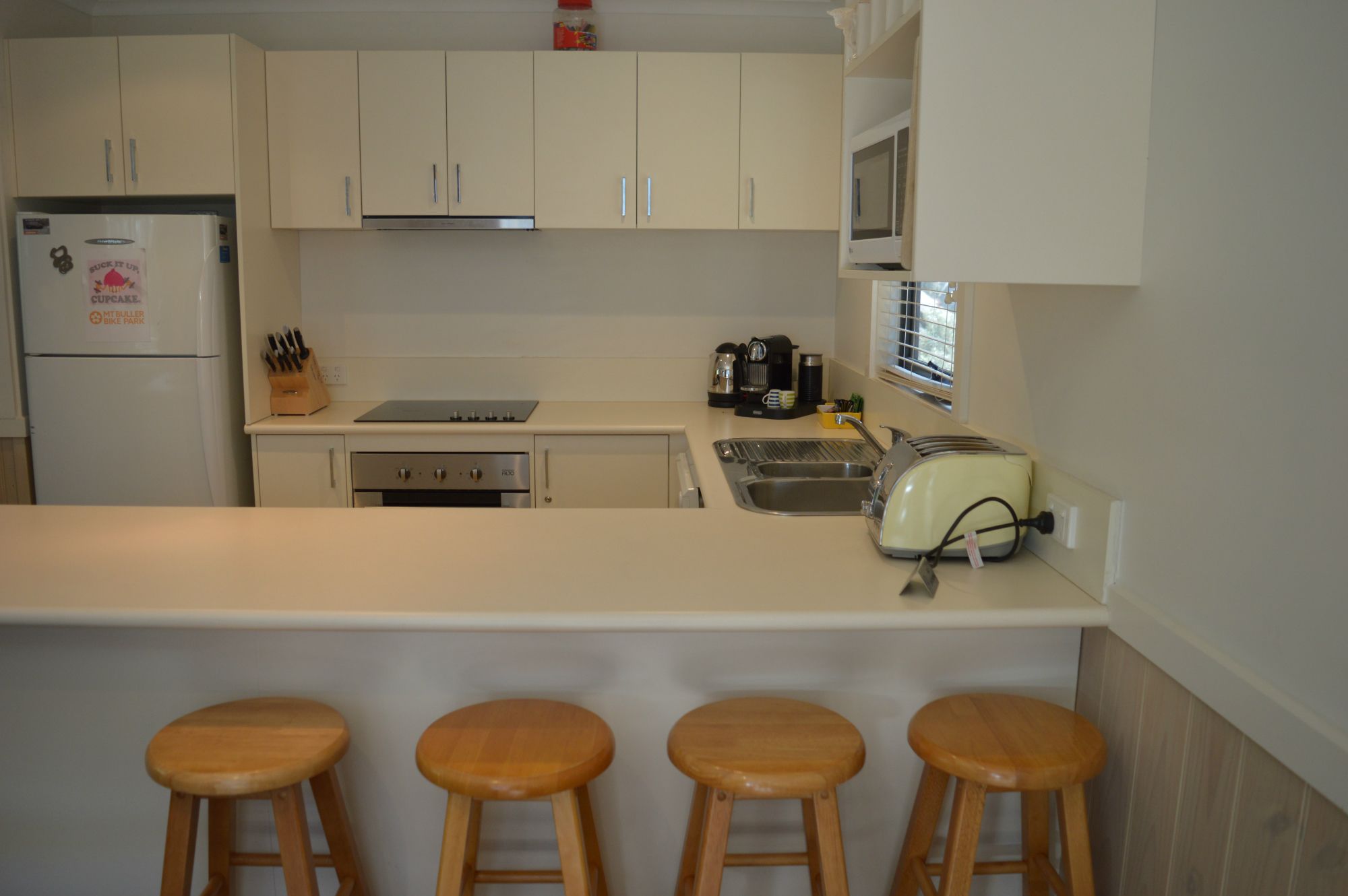 Chalet, 3 Bedrooms | Private kitchen | Full-sized fridge, microwave, oven, stovetop