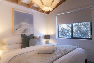 4 habitaciones, cunas y ropa de cama 