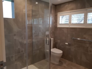 Apartment, 2 Bedrooms | Bathroom