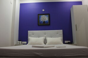 Phòng Deluxe | Bộ đồ giường cao cấp, minibar, bàn, giường gấp/giường phụ (miễn phí)