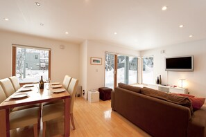 Öryggishólf í herbergi, ókeypis þráðlaus nettenging, rúmföt