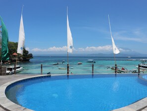Outdoor pool - Le Nusa Beach Club (Lembongan Island)