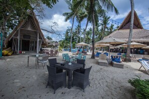 Outdoor pool - Le Nusa Beach Club (Lembongan Island)