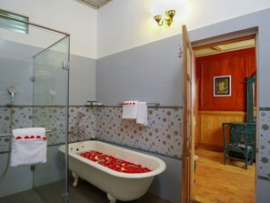 Bathroom - Vinnca West Downs Heritage Resort, Ooty (Ootacamund)
