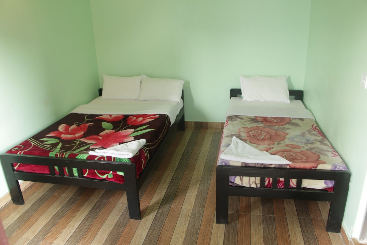 1 habitación, decoración personalizada y muebles diferentes