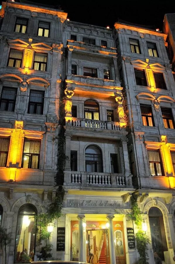 Front of property - evening/night - Grand Hotel de Londres (Istanbul)