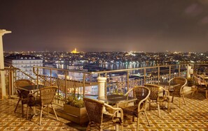 Rooftop terrace - Grand Hotel de Londres (Istanbul)