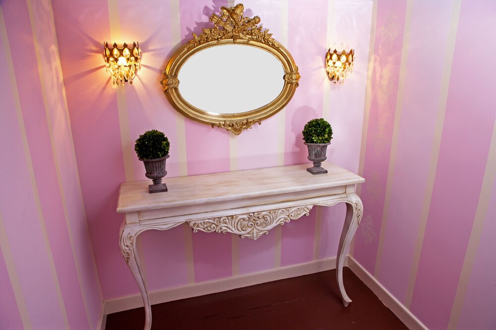 Lola 38 Hotel by null