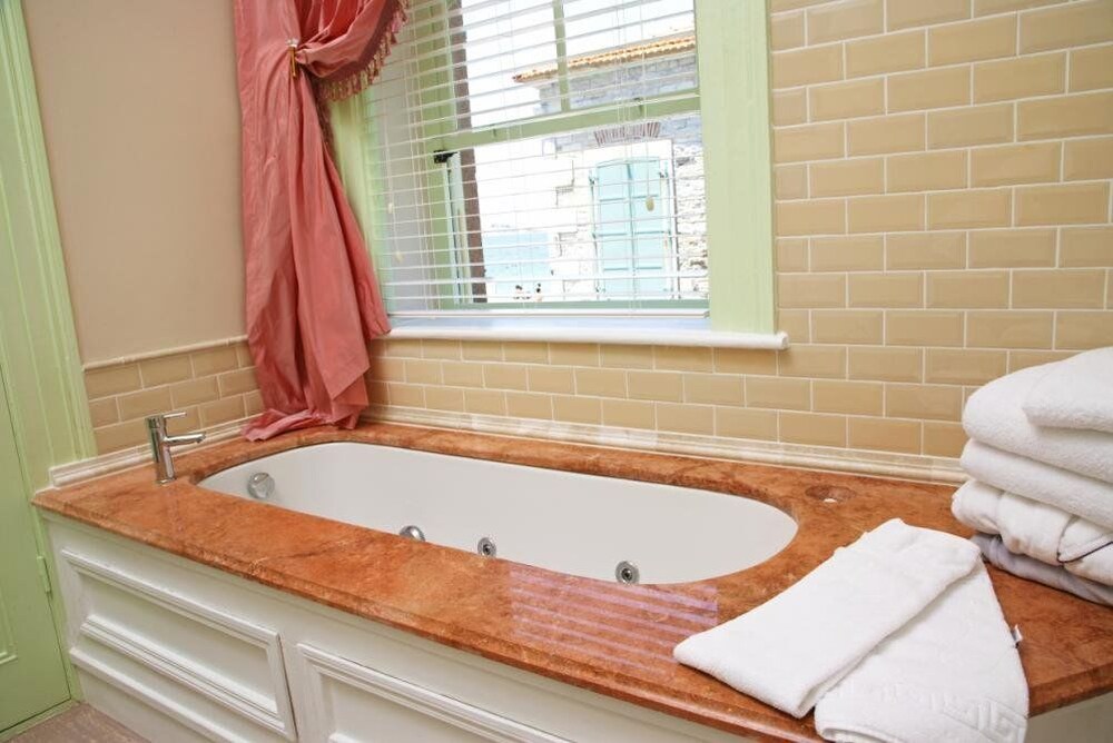 Lola 38 Hotel by null