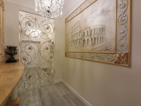 Interior entrance - Impero Vaticano Suites Guest House (Rome)