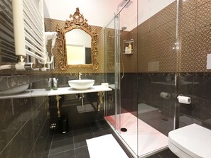 Exclusive Room, 1 Bedroom | Bathroom | Shower, rainfall showerhead, hair dryer, bidet - Impero Vaticano Suites Guest House (Rome)