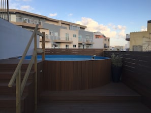 Piscine extérieure (ouverte en saison)