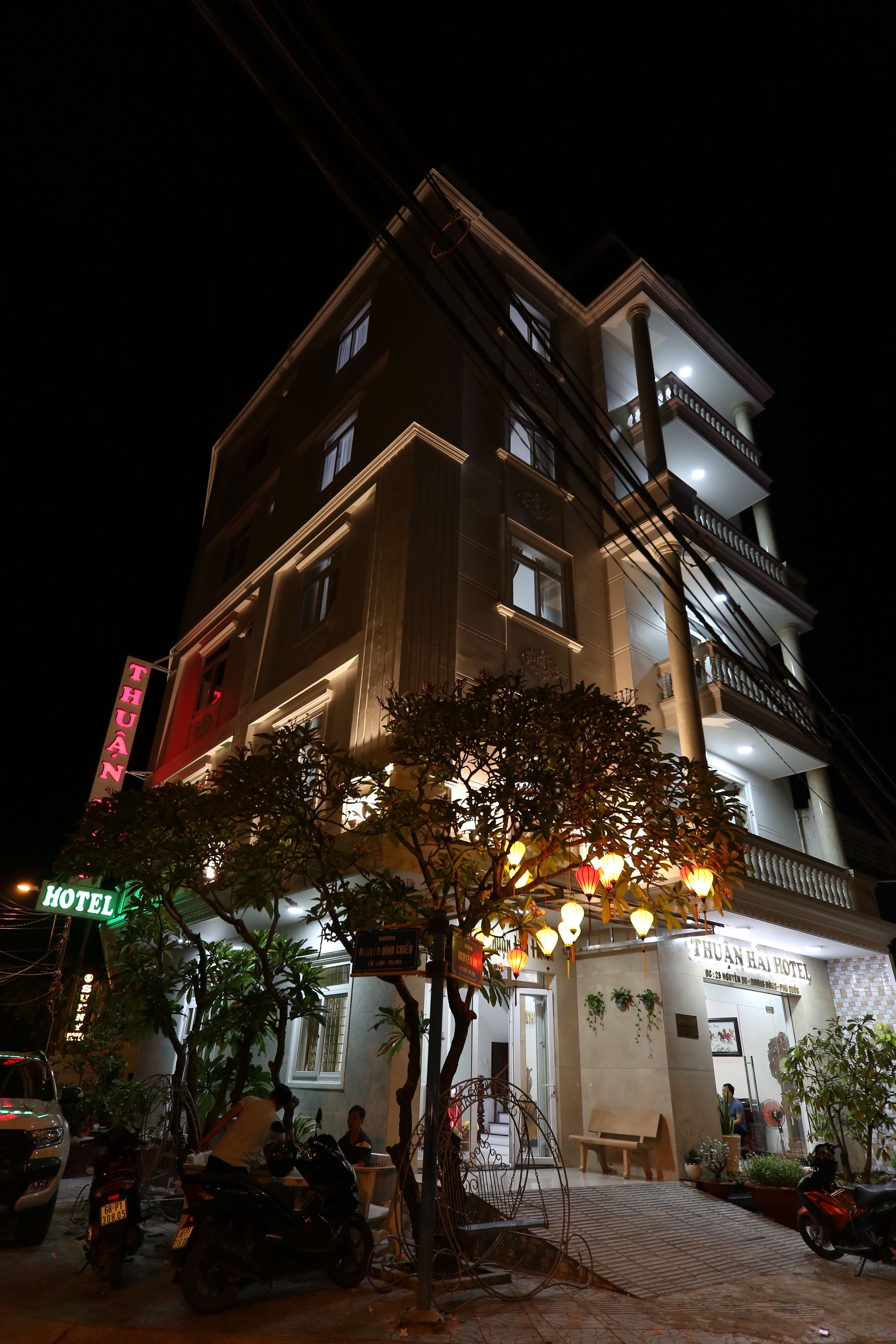 Front of property - evening/night