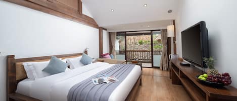 Premium bedding, minibar, in-room safe, desk