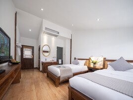 Habitación estándar con 2 camas individuales | Ropa de cama de alta calidad, minibar, caja fuerte y escritorio