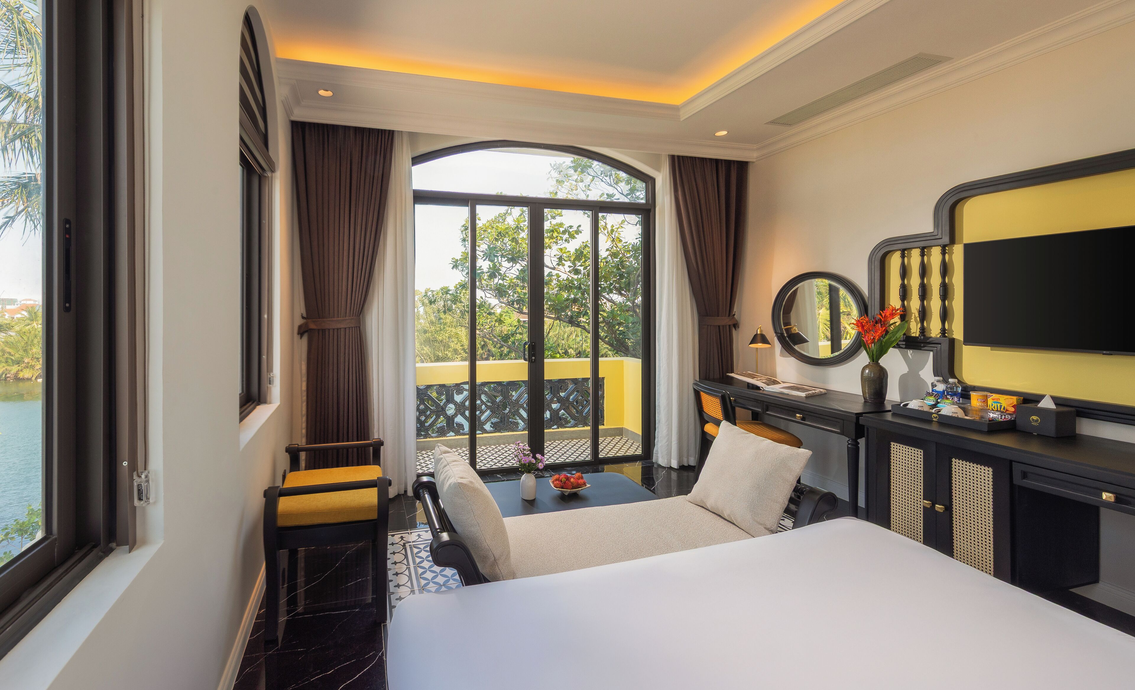 signature double room, balcony, river view | premium bedding, minibar, in-room safe, desk