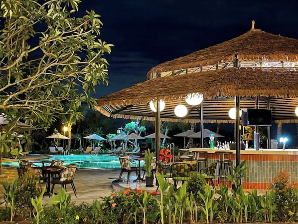 Bar à beira da piscina