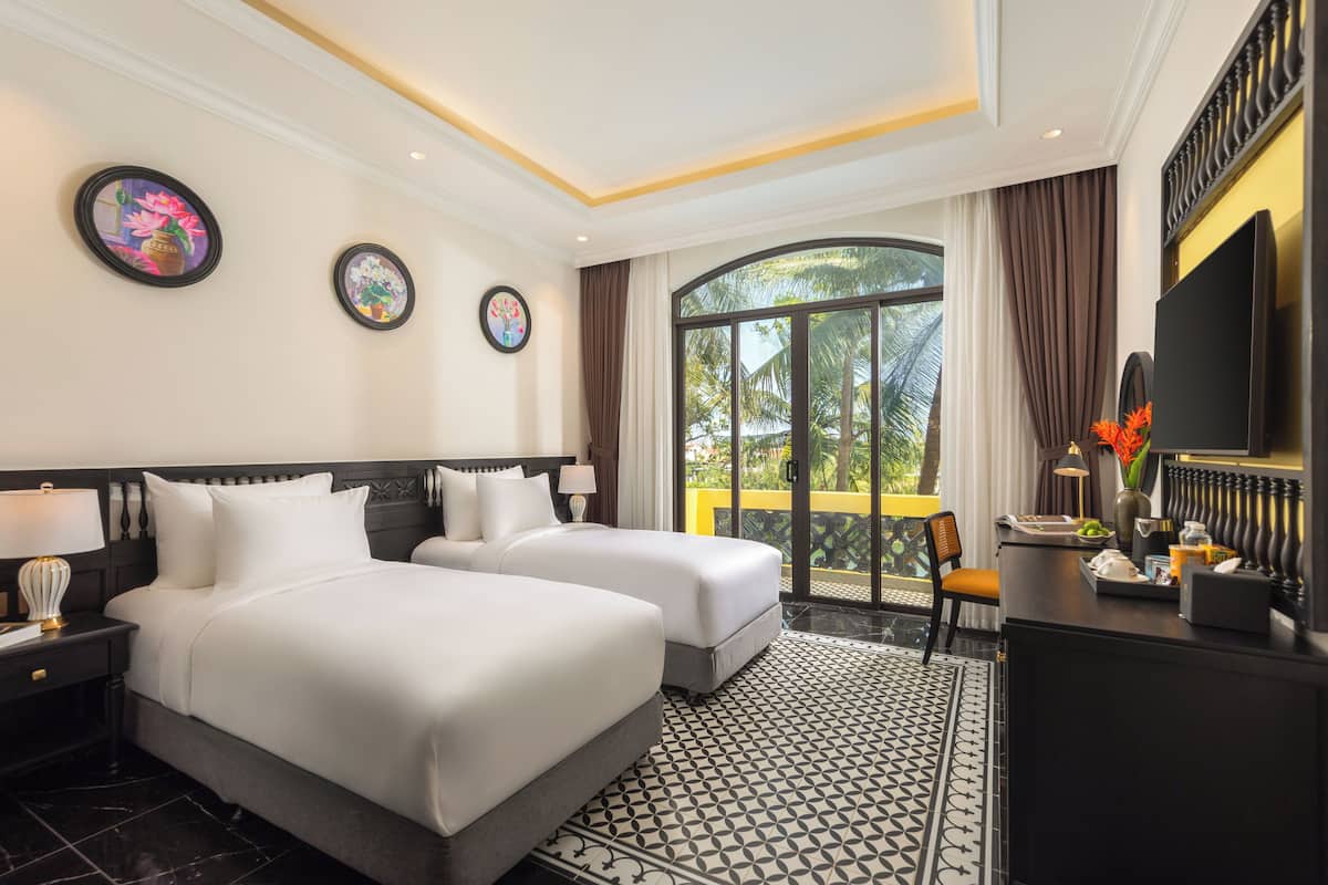 Phòng đôi hoặc 2 giường đơn Premier, ban công, quang cảnh sông | Bộ đồ giường cao cấp, minibar, két bảo mật tại phòng, bàn 