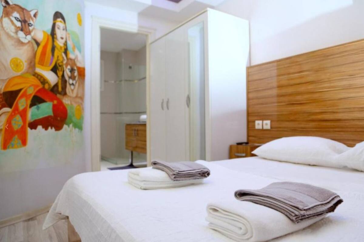 Standard Triple Room | Iron/ironing board, WiFi (free)