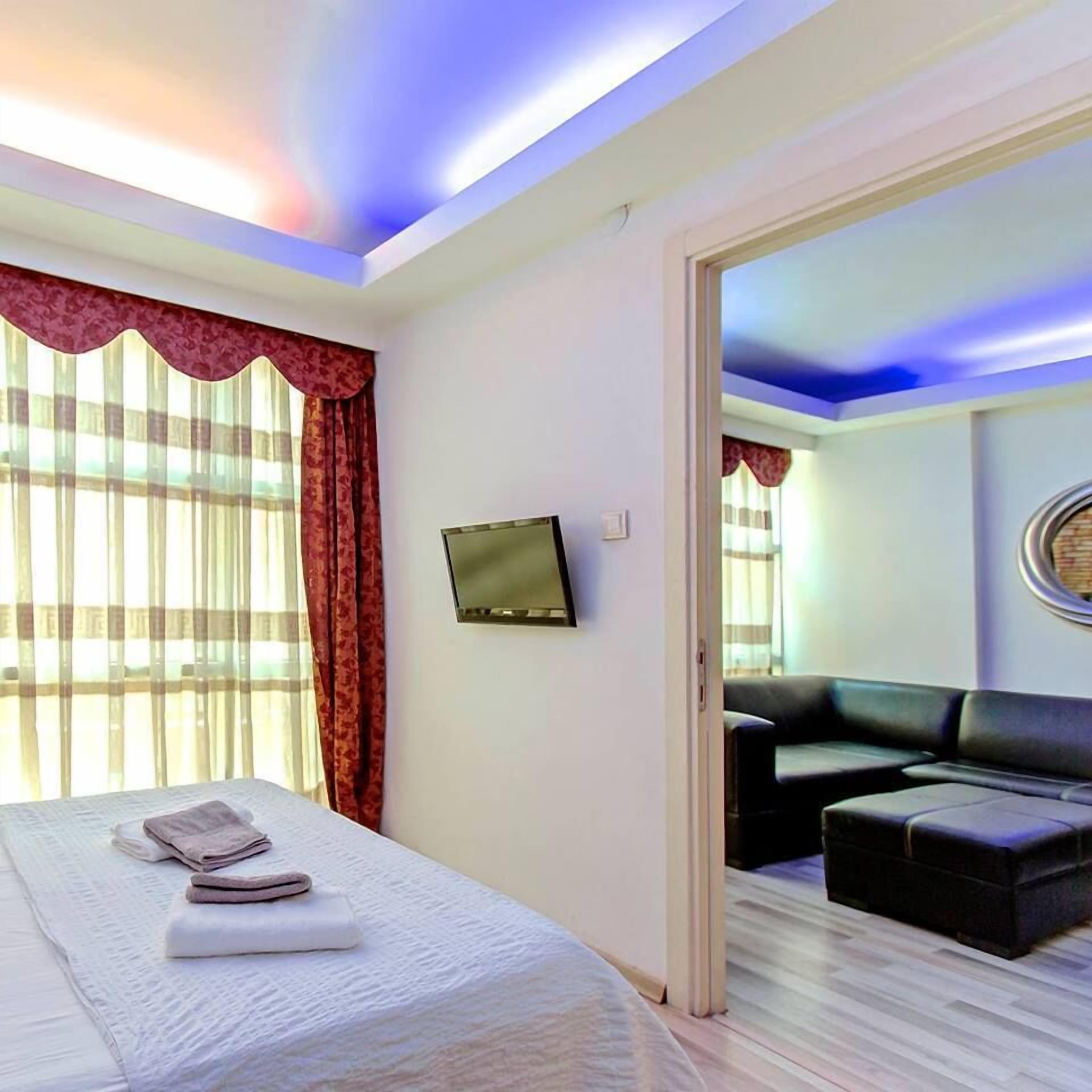 Standard Triple Room | Iron/ironing board, free WiFi