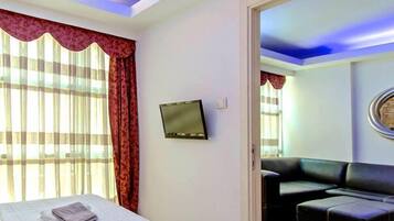 Standard Triple Room | Iron/ironing board, free WiFi