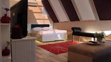 Standard Double Room | Iron/ironing board, free WiFi