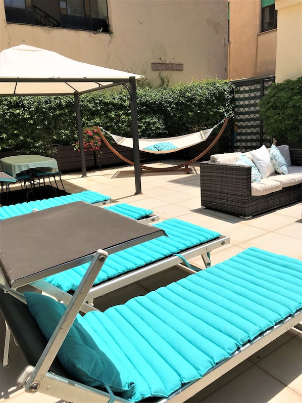 Familien-Vierbettzimmer, Terrasse | Terrasse/Patio