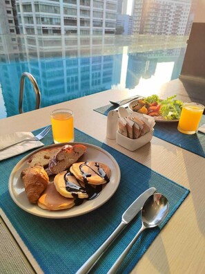 Tägliches Frühstücksbuffet gegen Geb ühr