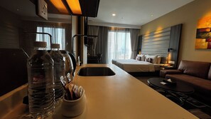 Executive-Studio, 1 Einzelbett, Nichtraucher (Hollywood) | Daunenbettdecken, Zimmersafe, Schreibtisch