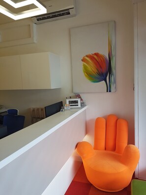 Lobby sitting area - Galaxy Pods at Chinatown (Singapore)