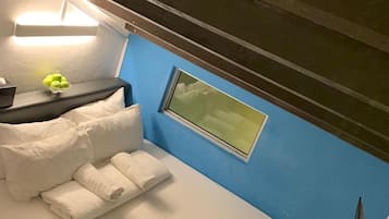 Laptop workspace, iron/ironing board, free WiFi, bed sheets
