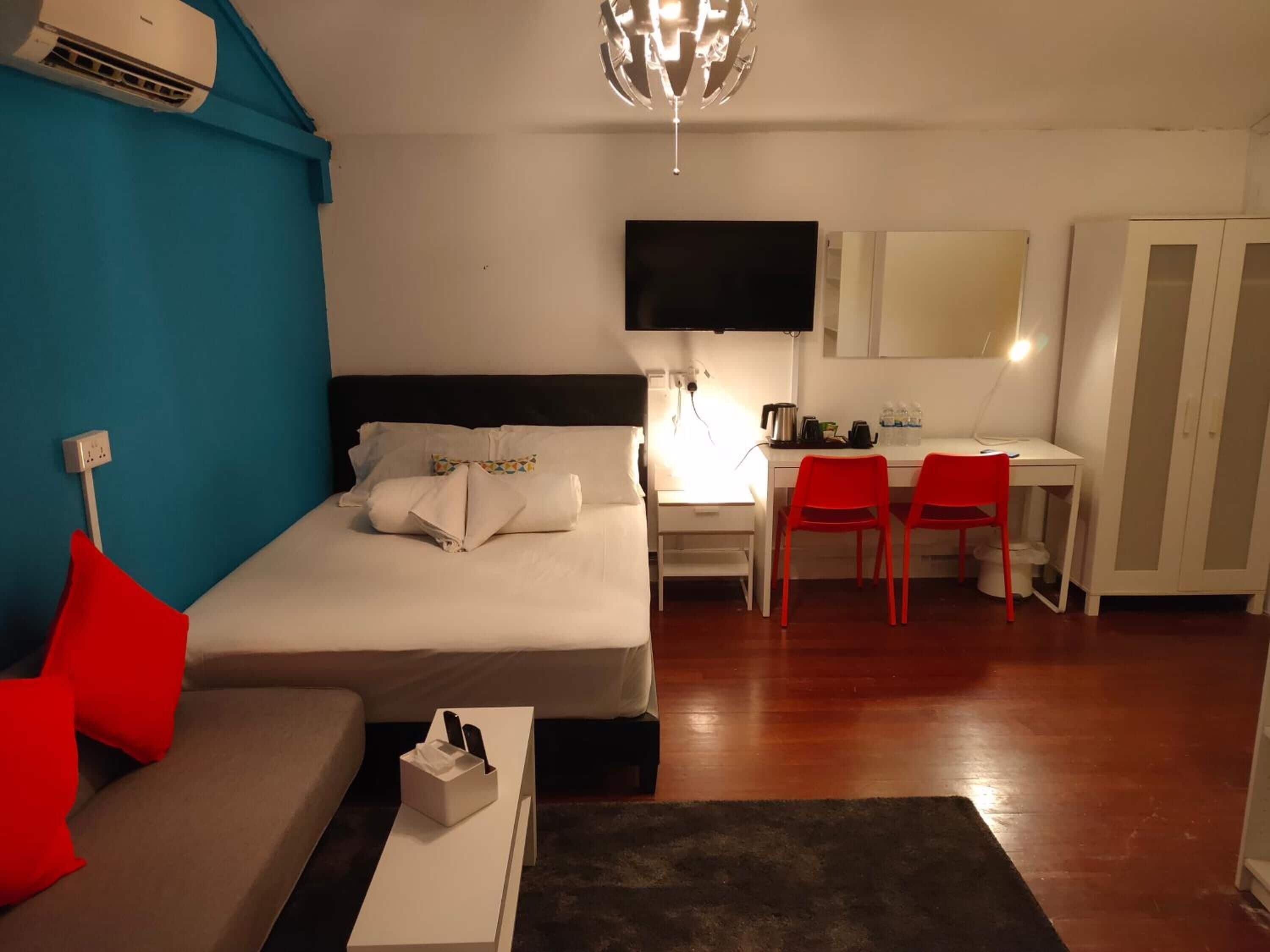 Laptopgeeigneter Arbeitsplatz, Bügeleisen/Bügelbrett, kostenloses WLAN