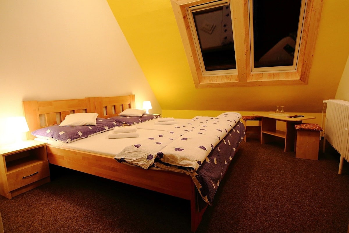 Appartement | Bureau, rideaux occultants, lits bébé (en supplément), Wi-Fi gratuit