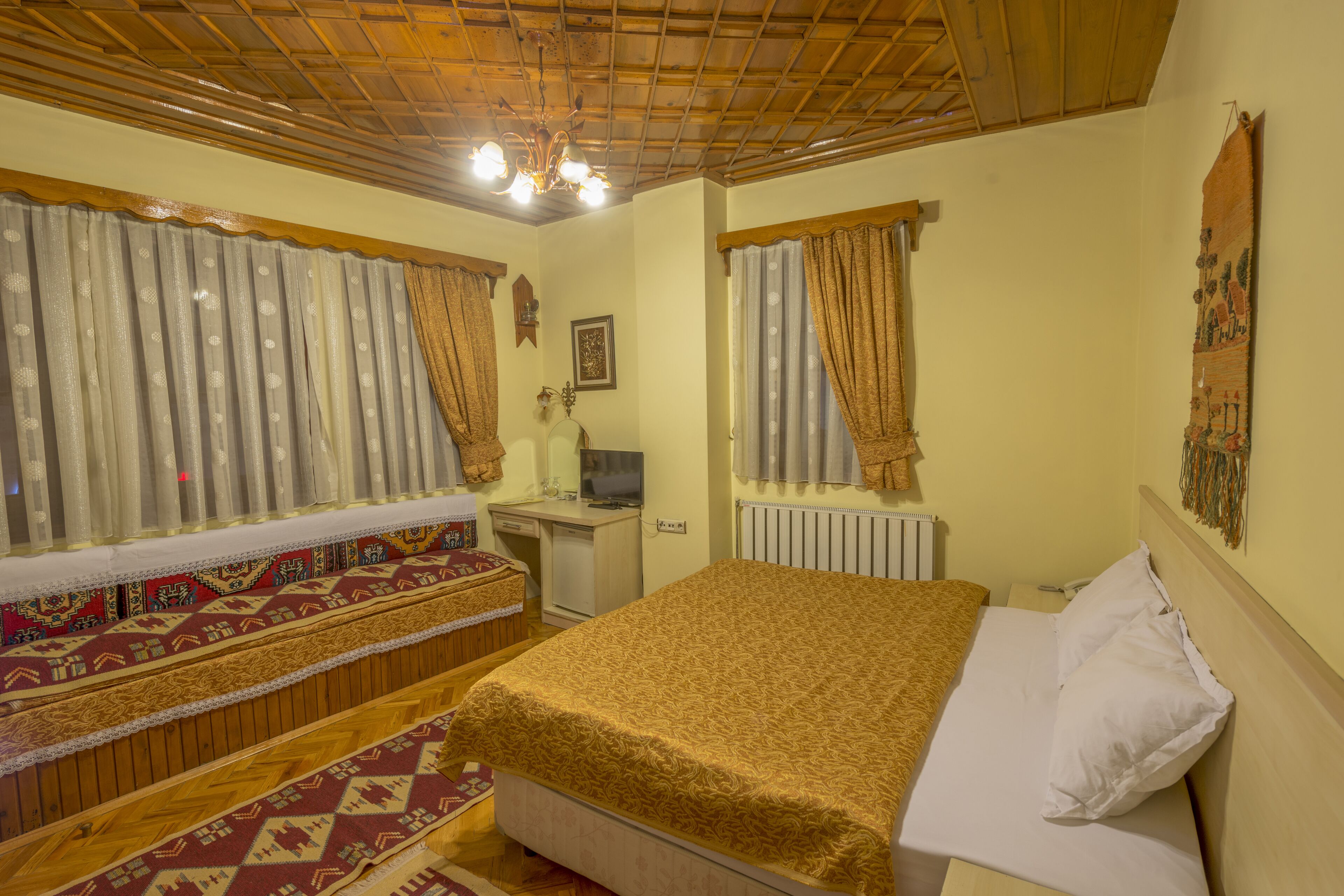 Superior Room | Minibar, in-room safe, desk, free WiFi