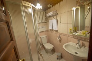 Shower, free toiletries, hair dryer, slippers - Beypazari Ipekyolu Konagi (Beypazari)