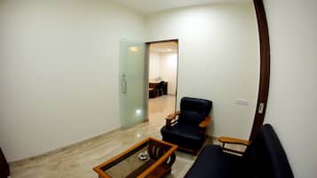 Suite | Living area | Flat-screen TV