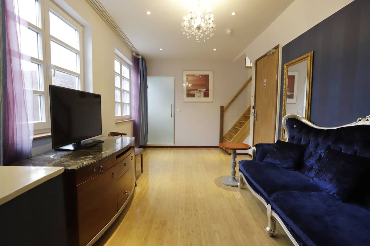 Pastory House Sixs (Not Accessible by Elevator)