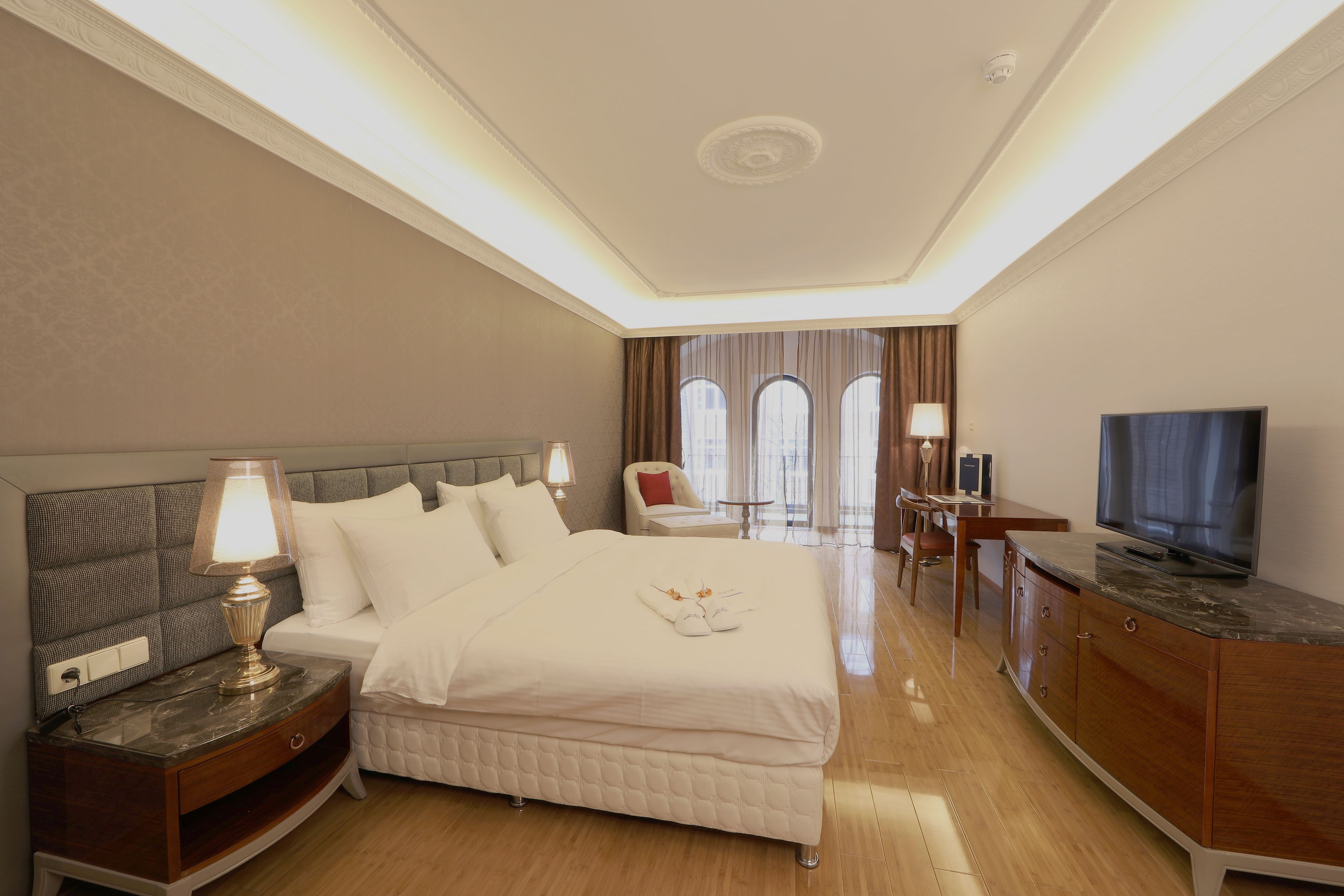 Caja de seguridad en la habitación y decoración personalizada 