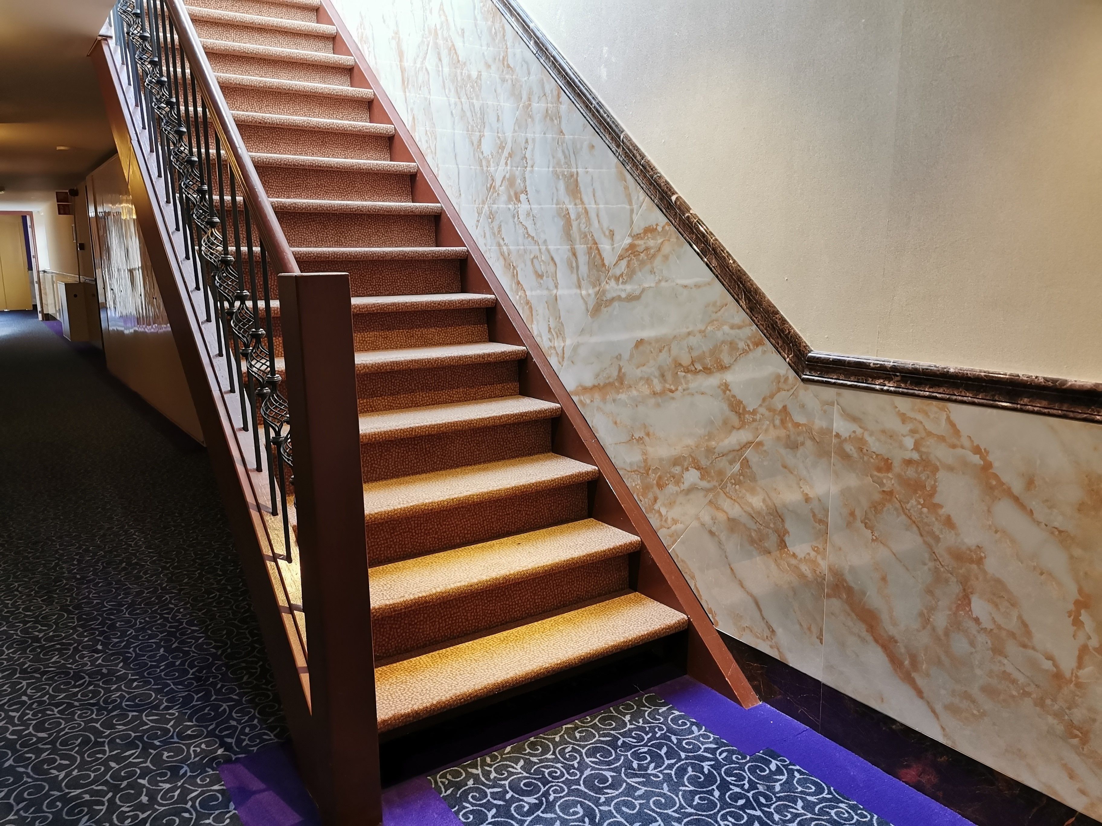 in-room safe, individually decorated, individually furnished, desk