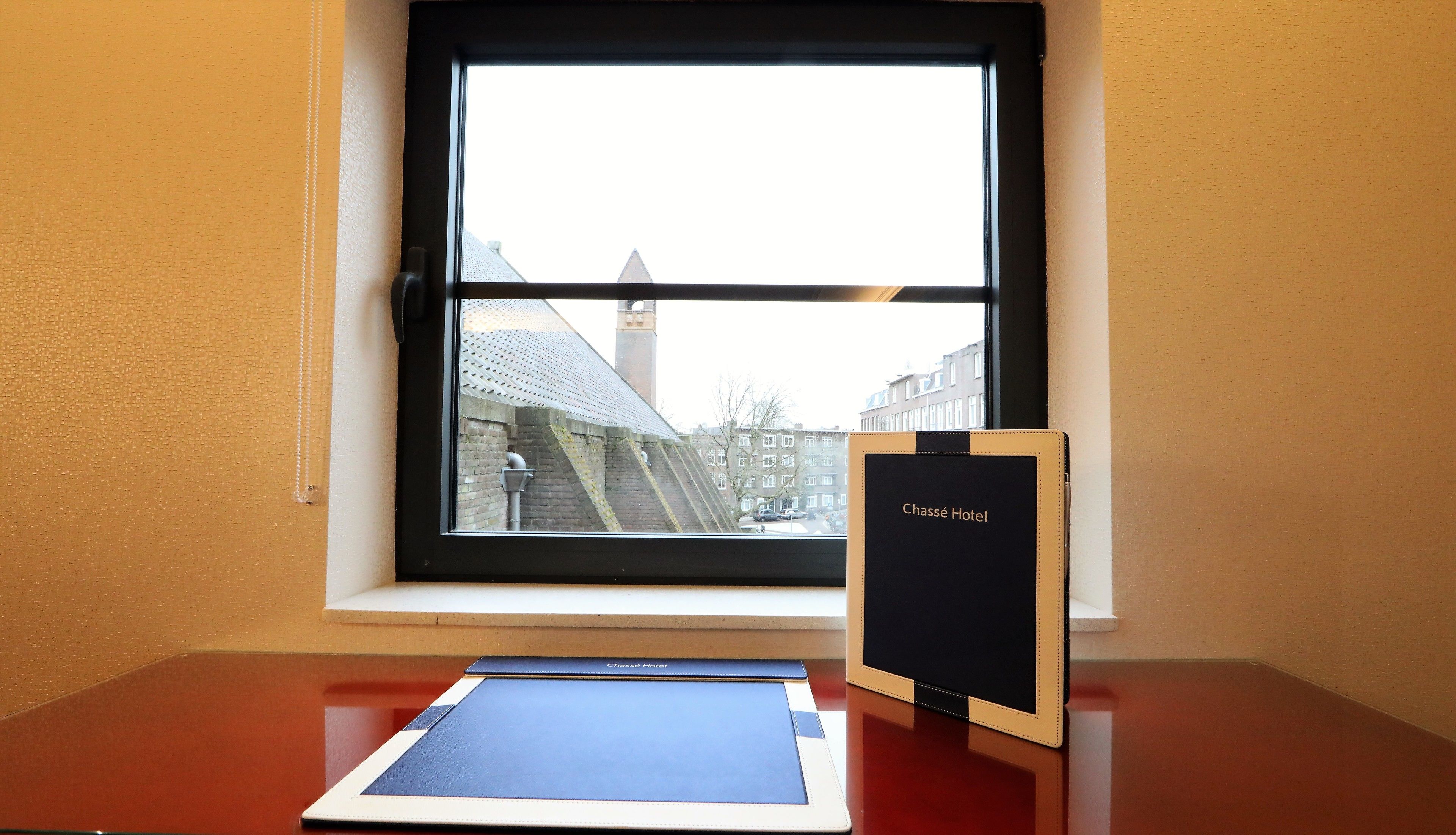 luxury suite, 1 king bed, bathtub | in-room safe, individually decorated, individually furnished, desk