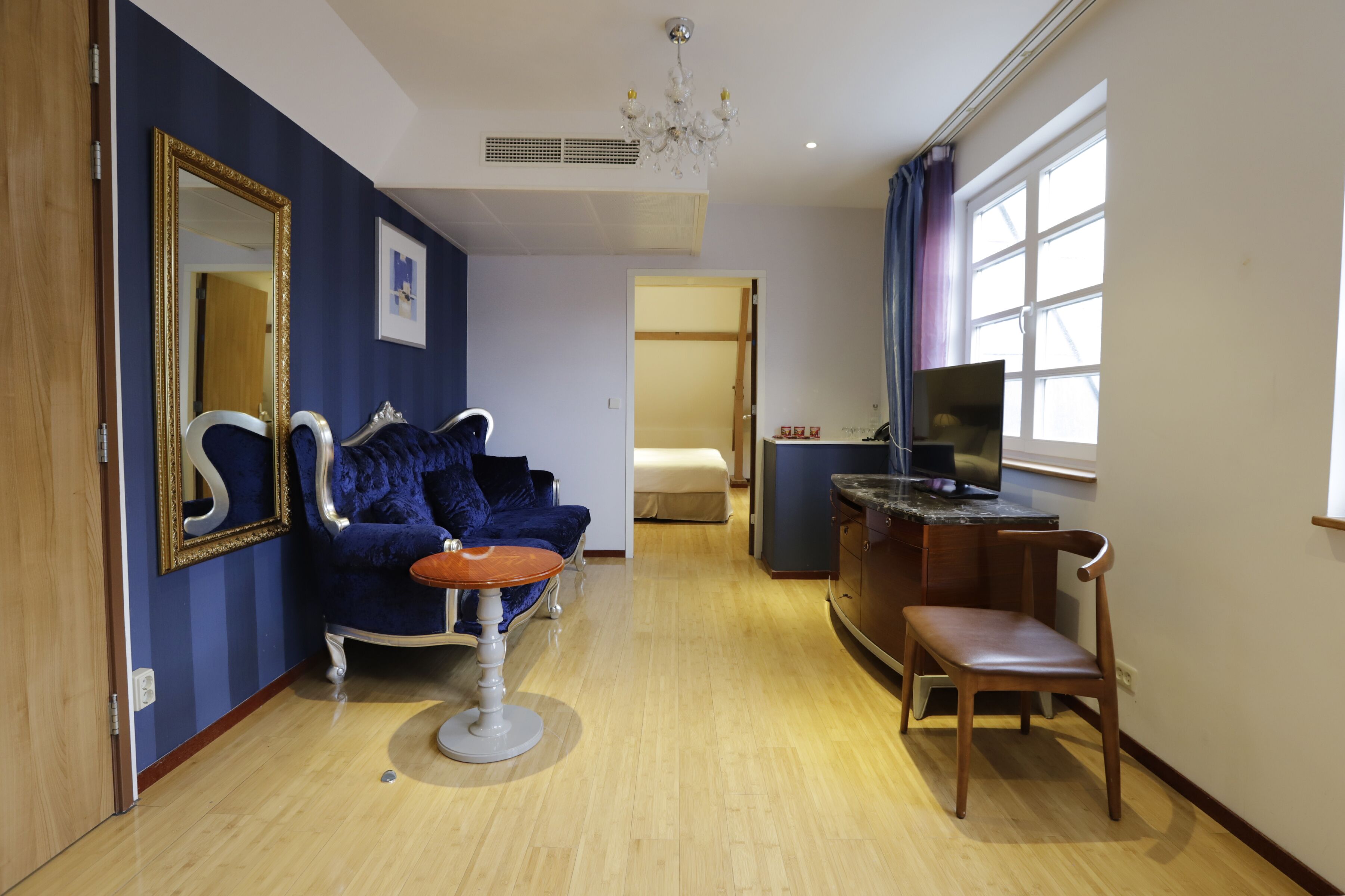 family duplex, 2 bedrooms (not accessible by elevator) | living area | flat-screen tv